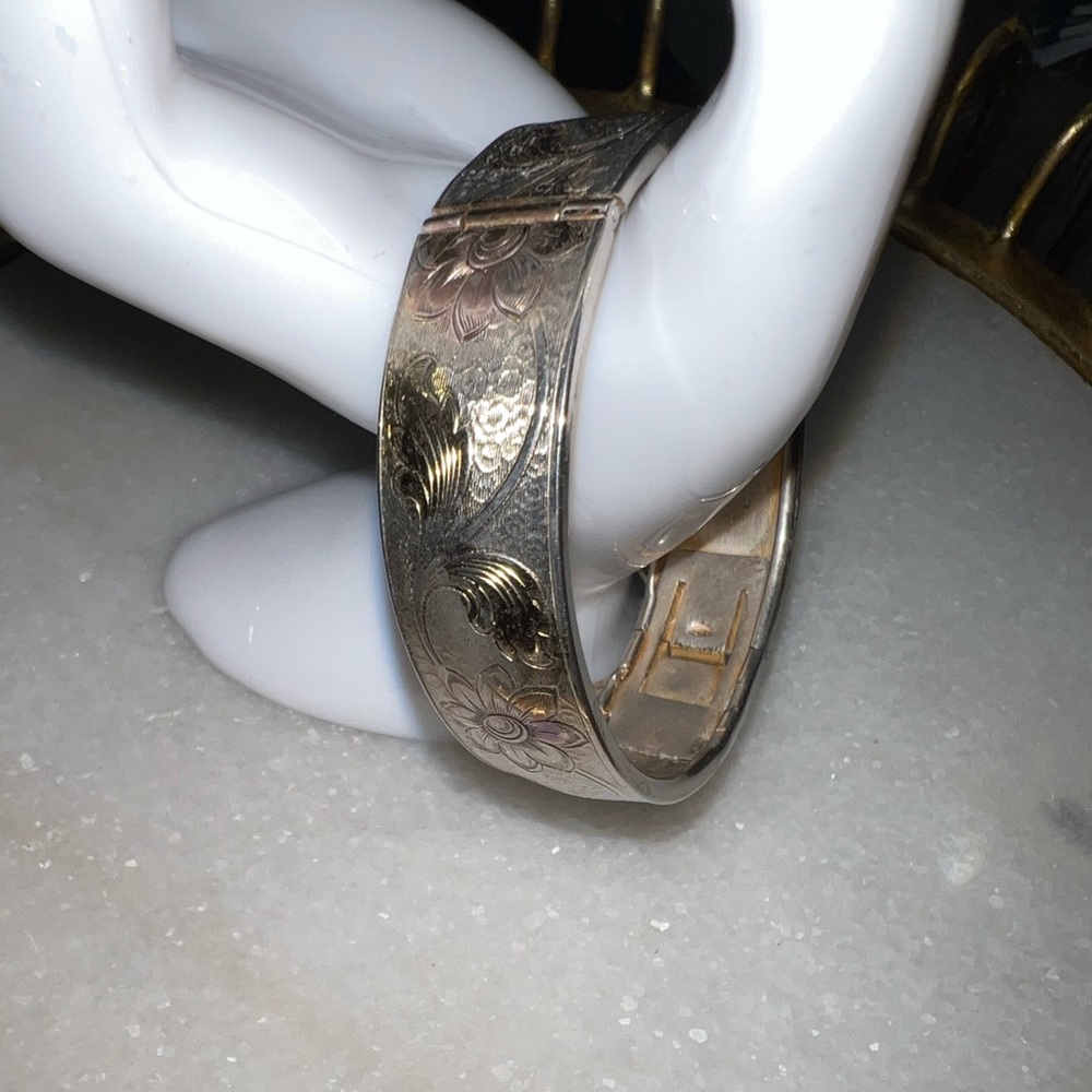 Vintage gilded gold on brass cuff bangle - Picture 2 of 6
